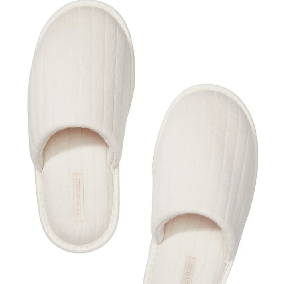 Victoria secret Slide size Medium NWT - Picture 1 of 8